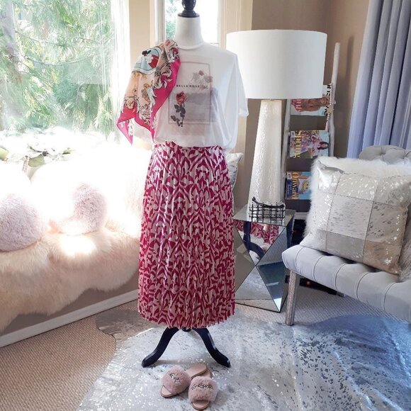 EUC Buffalo rose garden “2017 Belle Rose” self-tie drawstring waist t-shirt - Picture 1 of 6